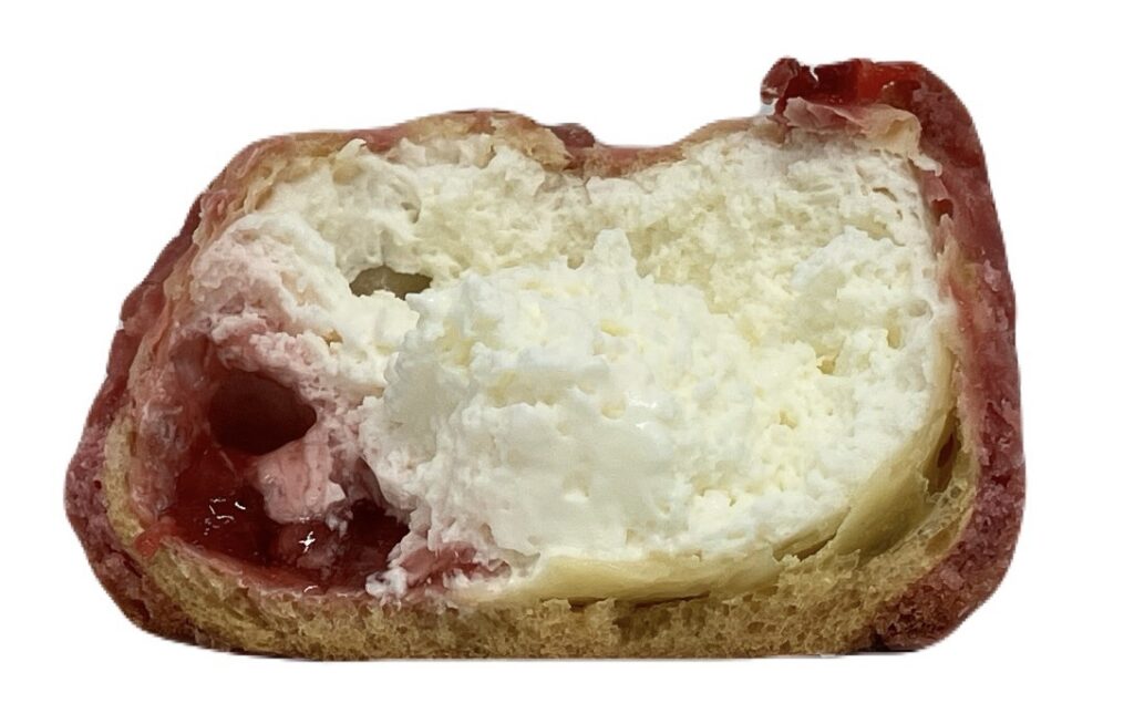 lawson-sweets-ichibiko-cookie-strawberry-eating