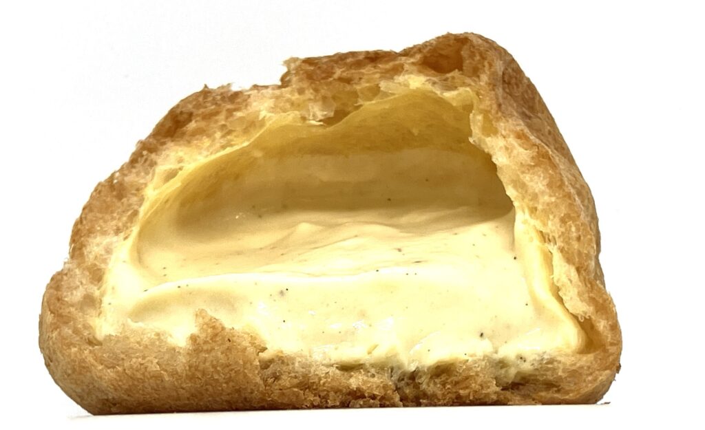 seveneleven-sweets-custard-cream-puff-eating