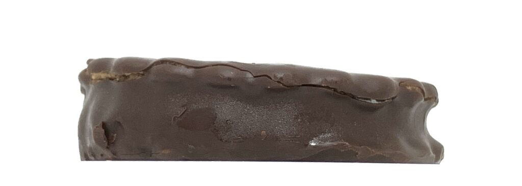 familymart-sweet-chocolate-marshmallow-biscuit-side