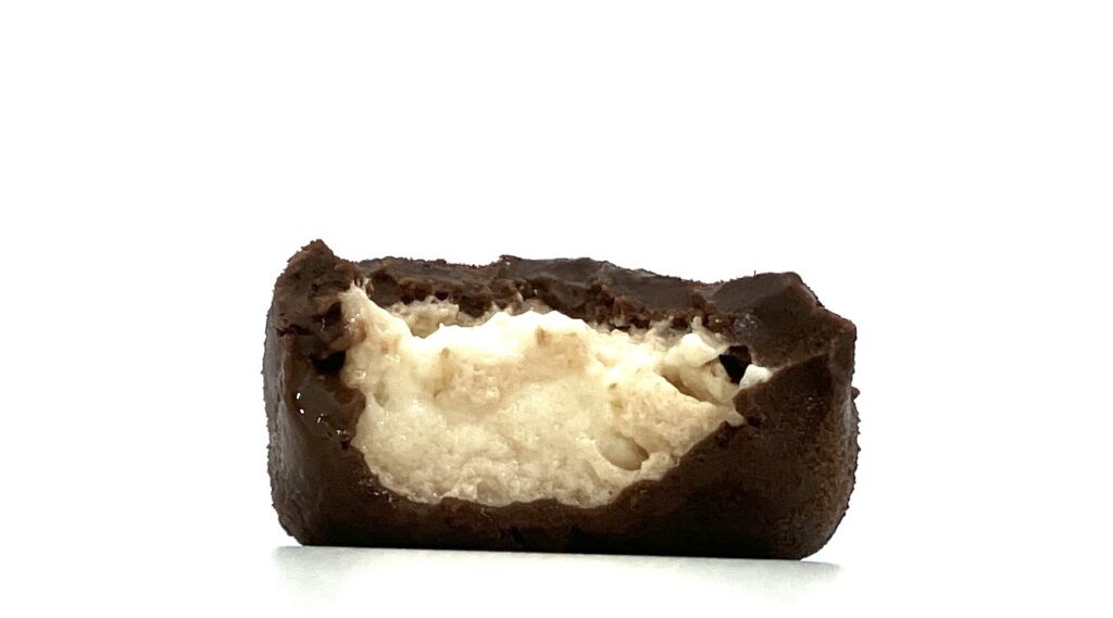 familymart-sweet-chocolate-truffe-eating 