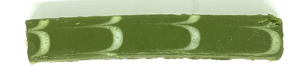 familymart-sweet-matcha-stick-cake-up