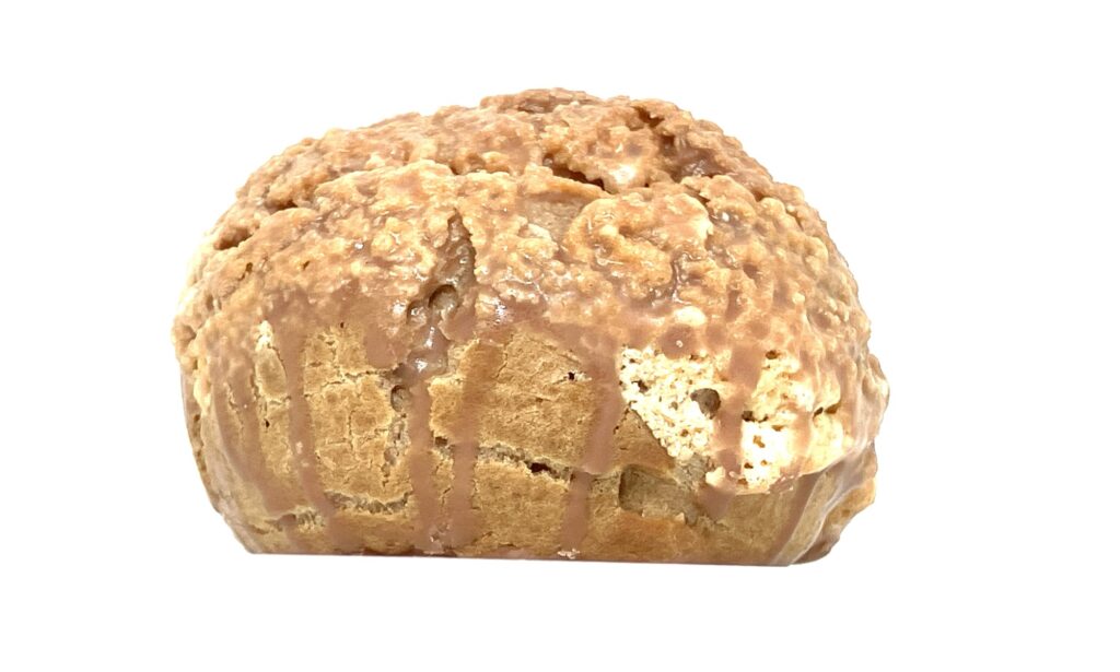 familymart-sweet-cookie-cream-puff-chocolate-cream-side