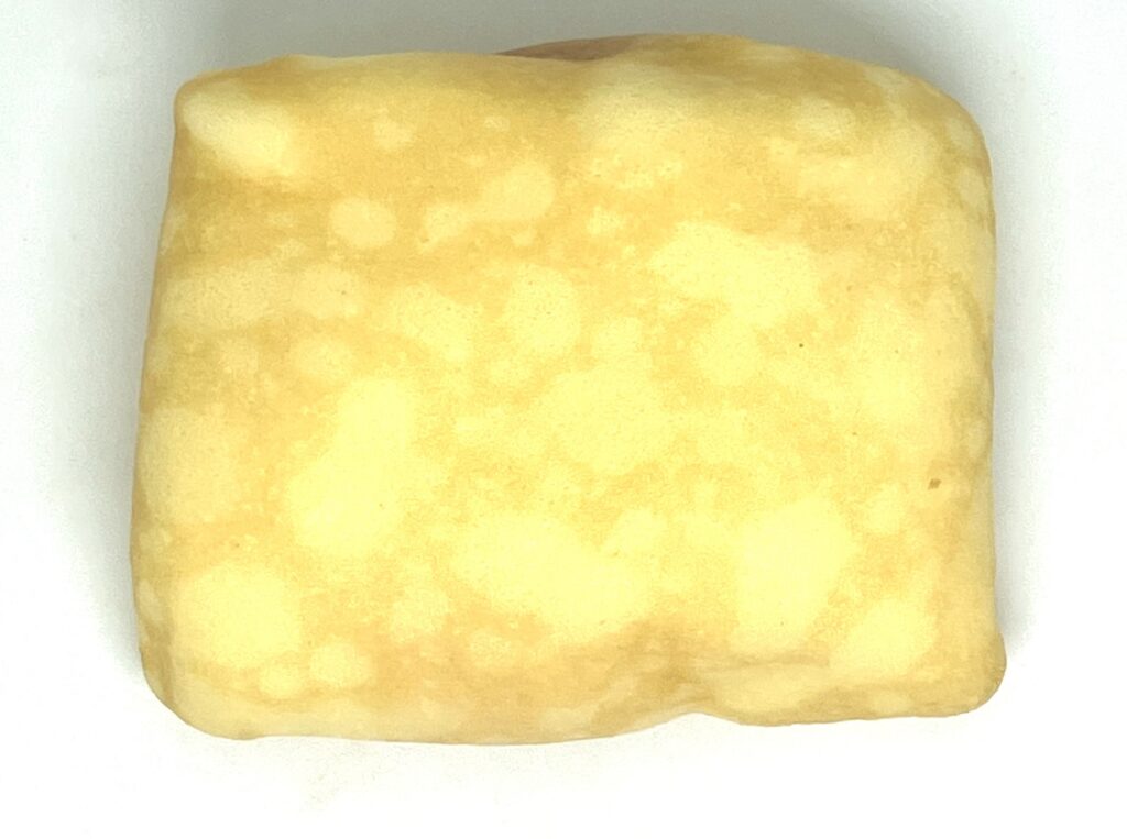 seveneleven-sweets-crepe-milk-cream-strawberry-source-up