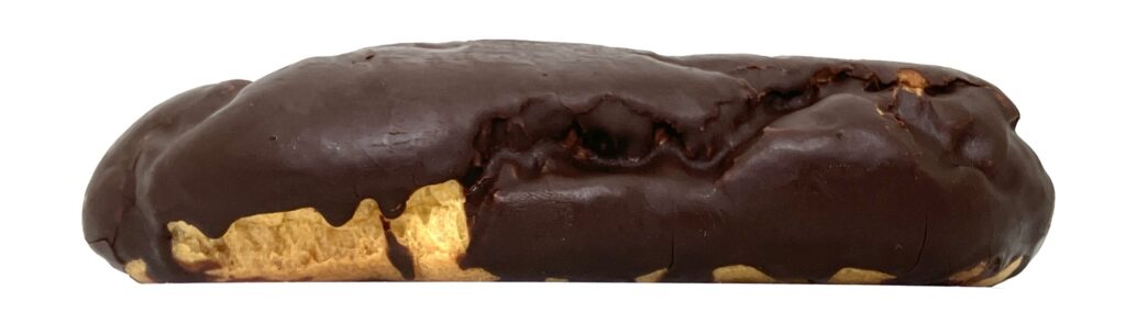 familymart-sweet-big-custard-eclair-side