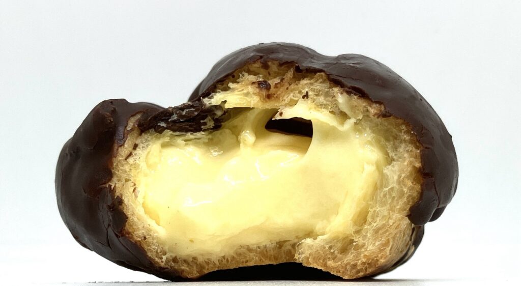 familymart-sweet-big-custard-eclair-eating