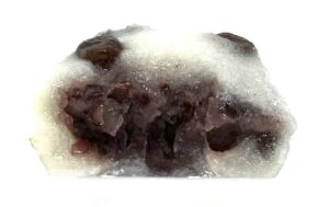 lawson-sweets-red-pea-daifuku-eating 