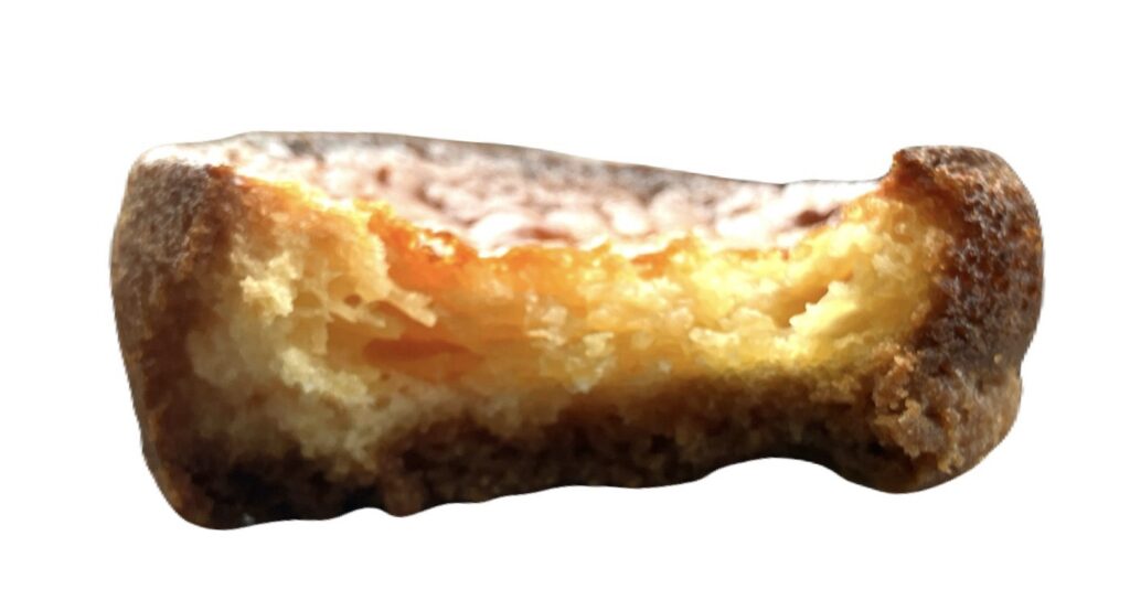 seveneleven-sweets-butter-tarte-eating