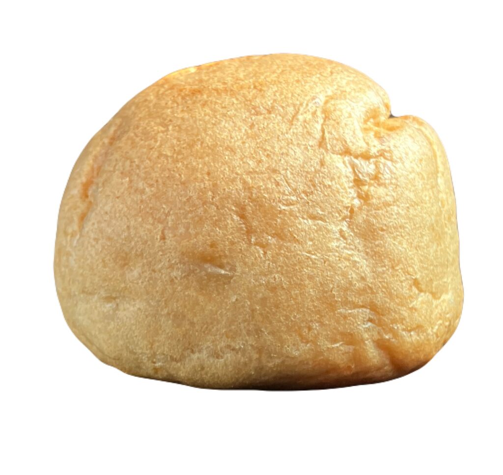 seveneleven-sweets-cream-puff-coffee-cream-caff-e-llatte-whipped-cream-side
