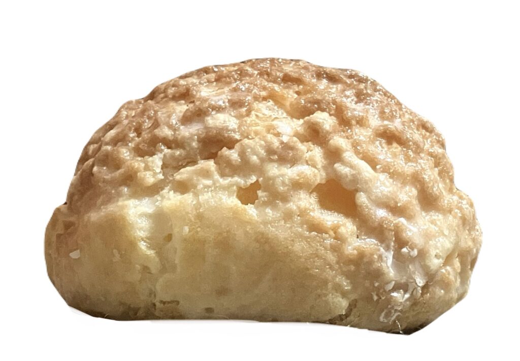 familymart-sweet-cookie-cream-puff-milk-cream-side