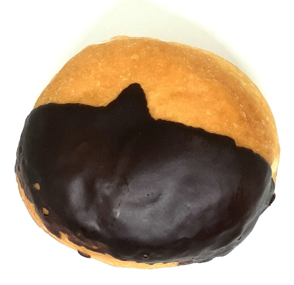 familymart-sweet-malasada-macadamia-whipped-up