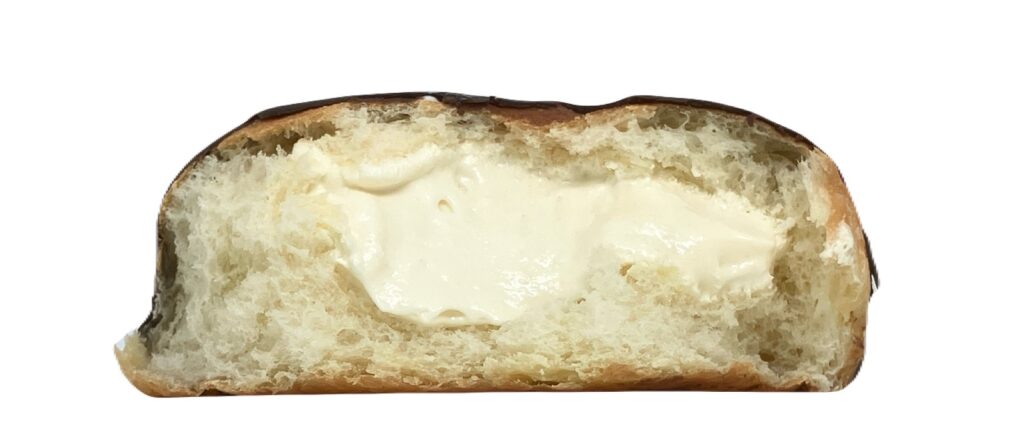 familymart-sweet-malasada-macadamia-whipped-eating