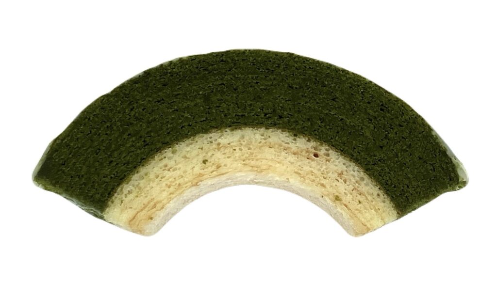 familymart-sweet-matcha-baumkuchen-up