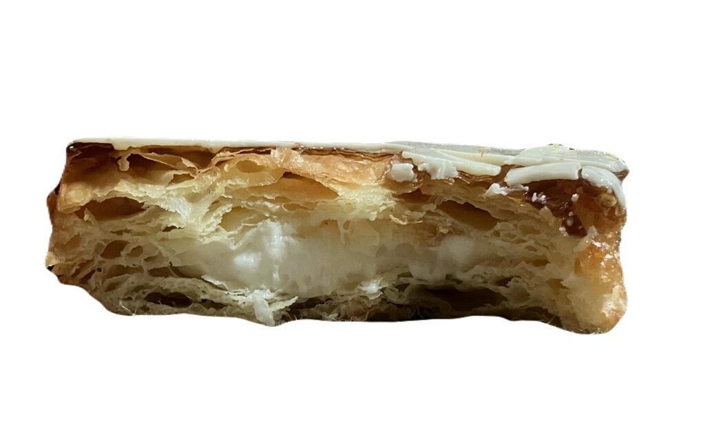 familymart-sweet-milk-white-chocolate-kouign-amann-eating