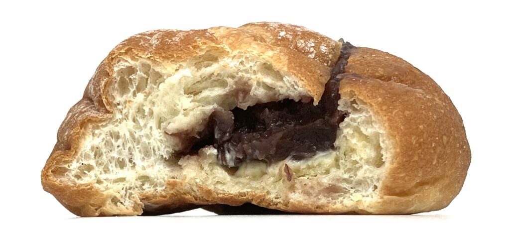 familymart-sweet-red-bean-paste-butter-france-bread-eating