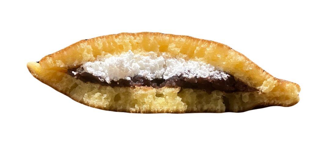 familymart-sweet-red-bean-whipped-cream-pancake-eating