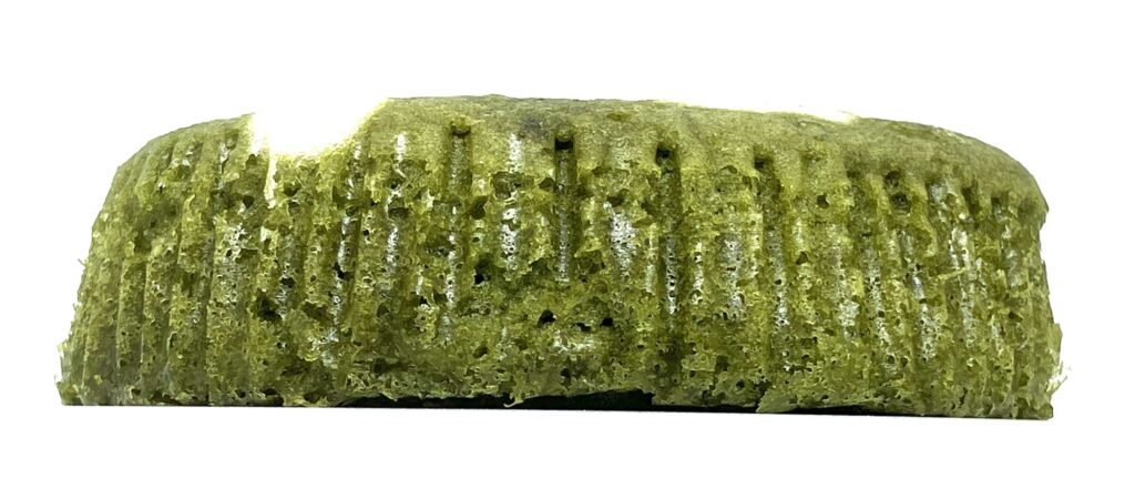lawson-sweets-matcha-milk-steamed-cake-side