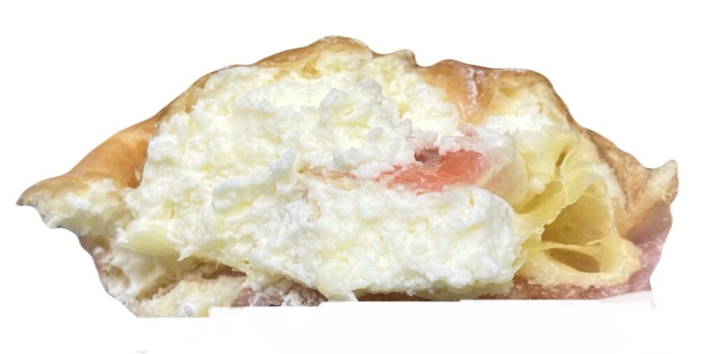 lawson-sweets-peach-cream-puff-eating