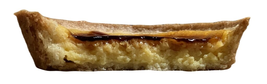 familymart-sweet-big-baked-pudding-tarte-eating