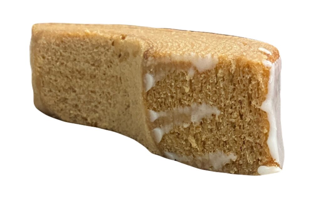 familymart-sweet-caramel-baumkuchen-side