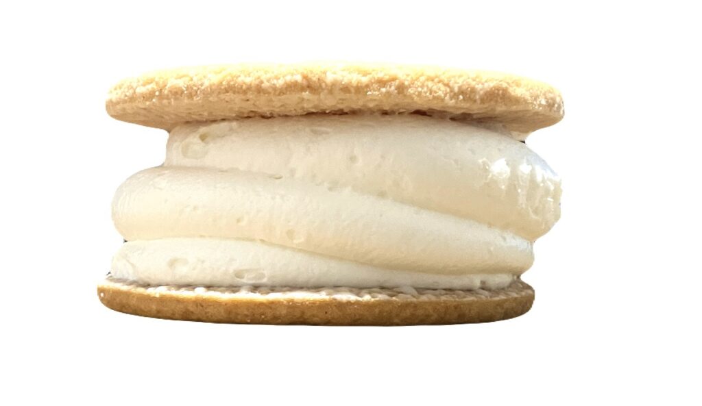 familymart-sweet-milk-cream-sandwich-biscuit-side