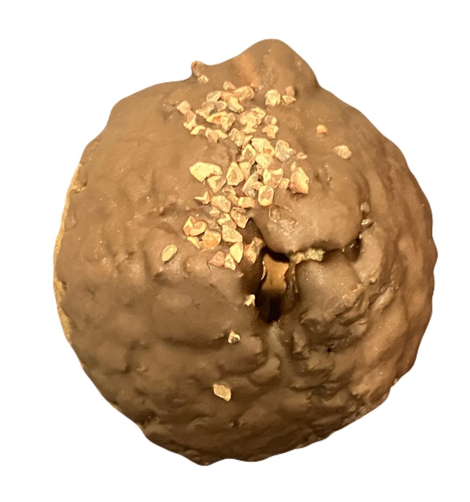 lawson-sweets-chocolate-cookie-cream-puff-up