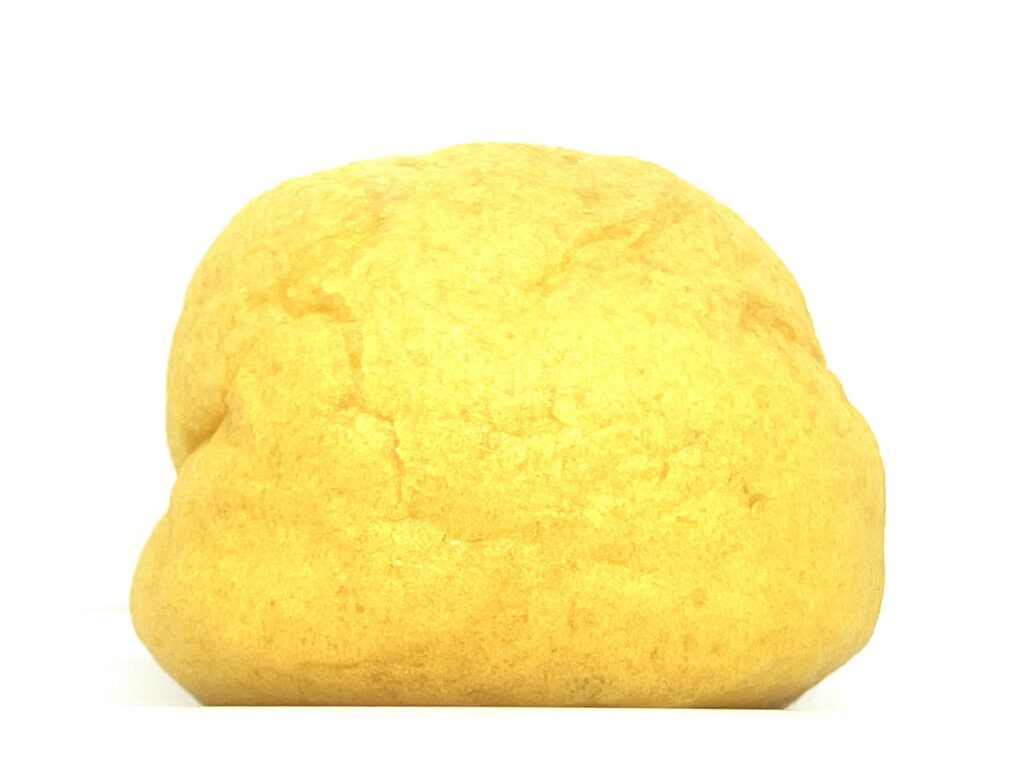 seveneleven-sweets-cream-puff-pineapple-cream-pineapple-source-side