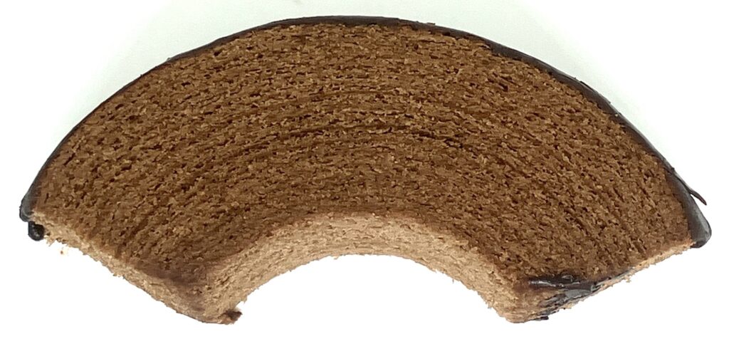 familymart-sweet-chocolate-milk-baumkuchen-up