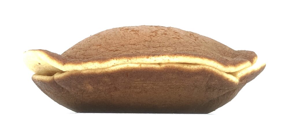 lawson-sweets-chewy-dorayaki-chestnut-side