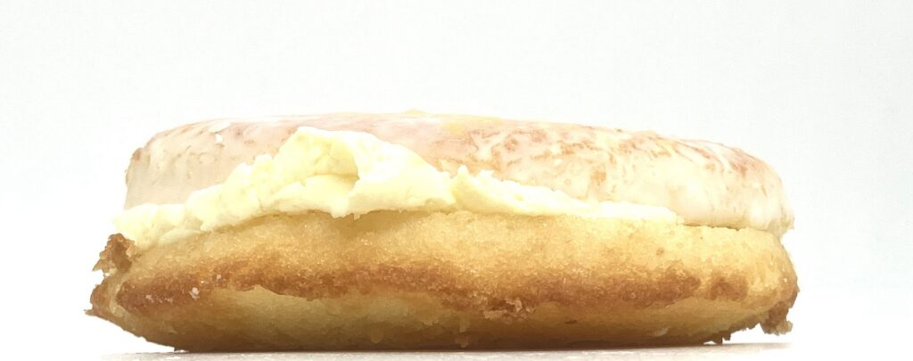 lawson-sweets-custard-financier-cake-side