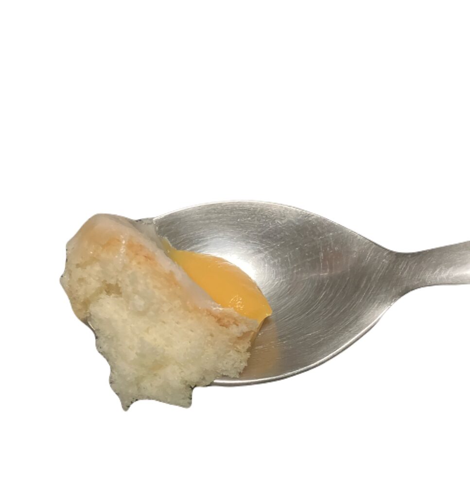 lawson-sweets-custard-moon-pancake-eating