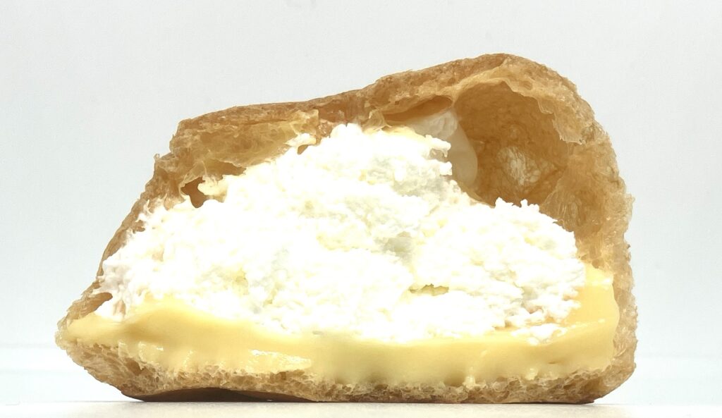 seveneleven-sweets-cream-puff-custard-cream-whipped-cream-eating 