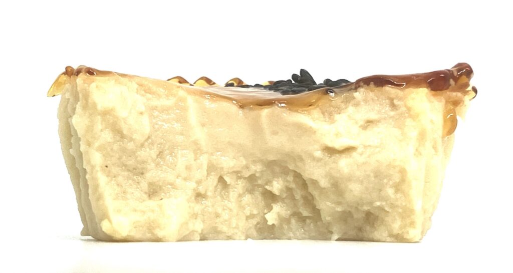 familymart-sweet-sweet-potato-cheesecake-eating