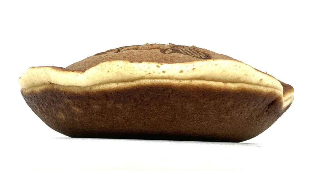 lawson-sweets-milk-cream-uchi-cafe-drayaki-side
