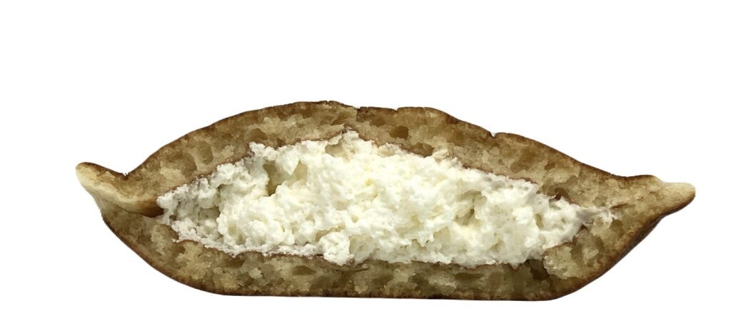 lawson-sweets-milk-cream-uchi-cafe-drayaki-eating